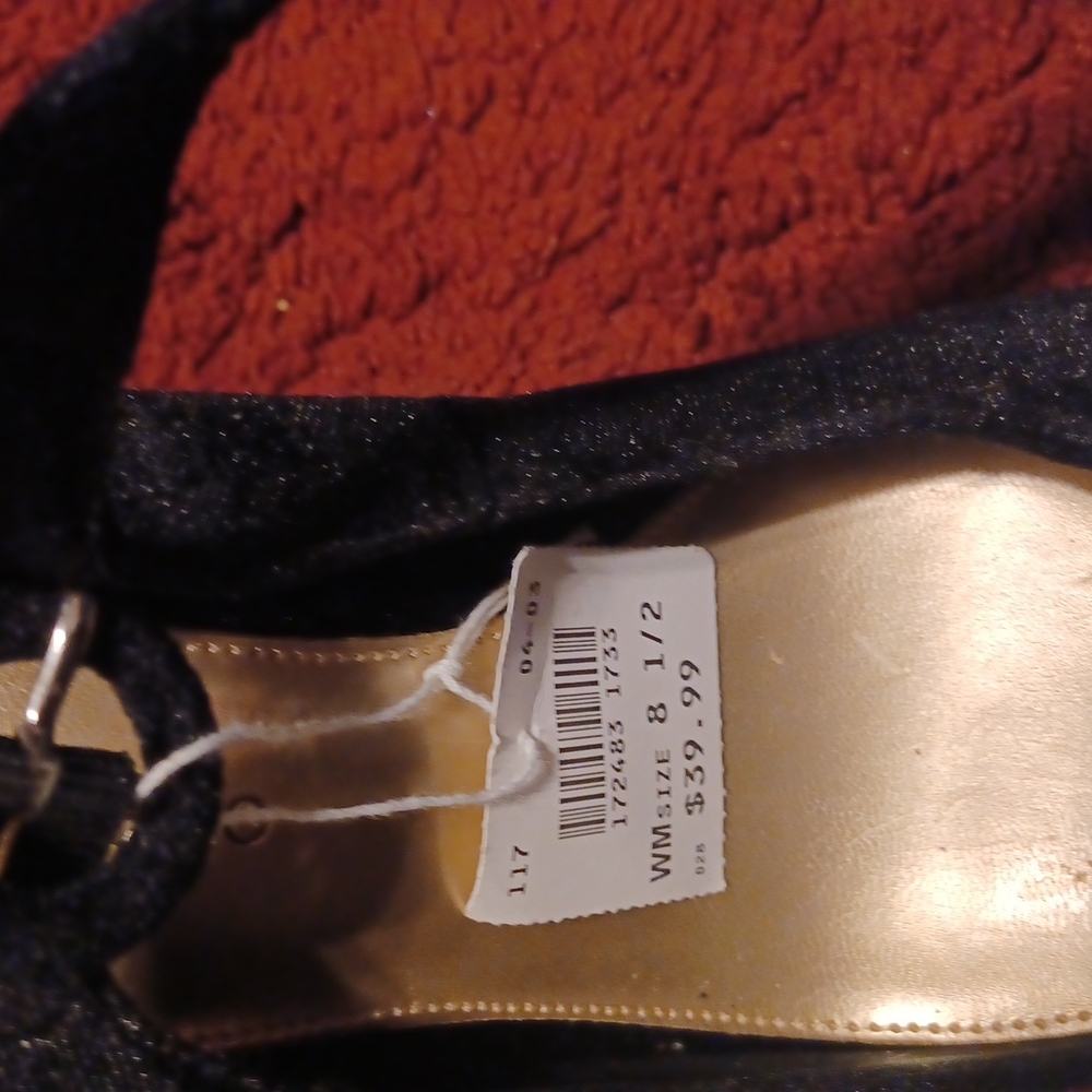 Shoes - Picture 4 of 4